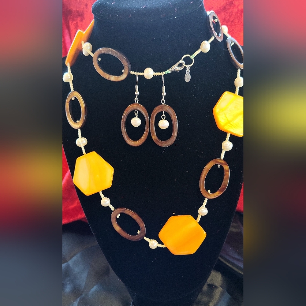 Vintage Premier Designs Dyed MOP &. Real Pearl Necklace Set Yellow & Brown